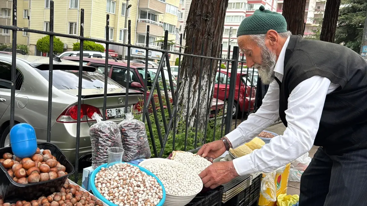Cevizci Dede: 90 Yaşında Organik Ürün Satıyor
