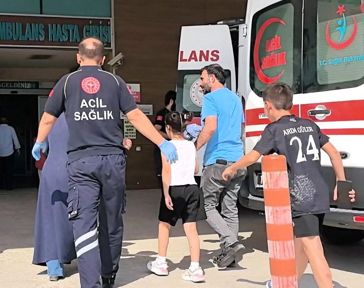 Kumbarasını Açarken Yaralandı