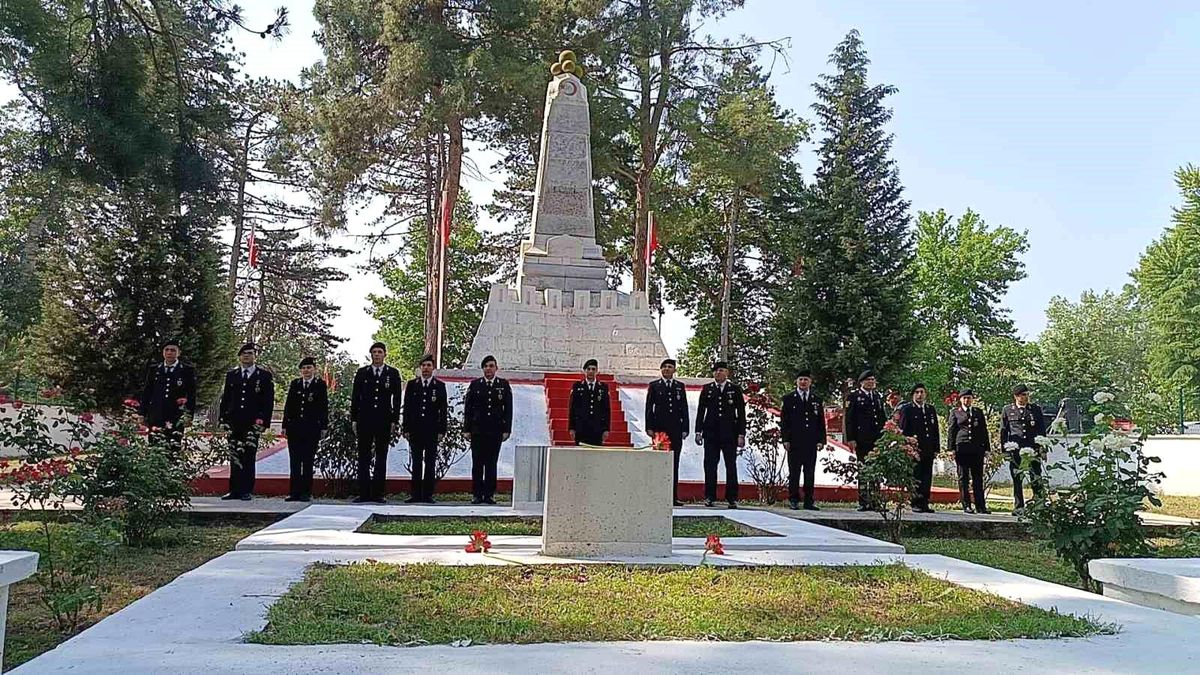 Edirne\'de jandarma şehitleri için anma programı düzenlendi