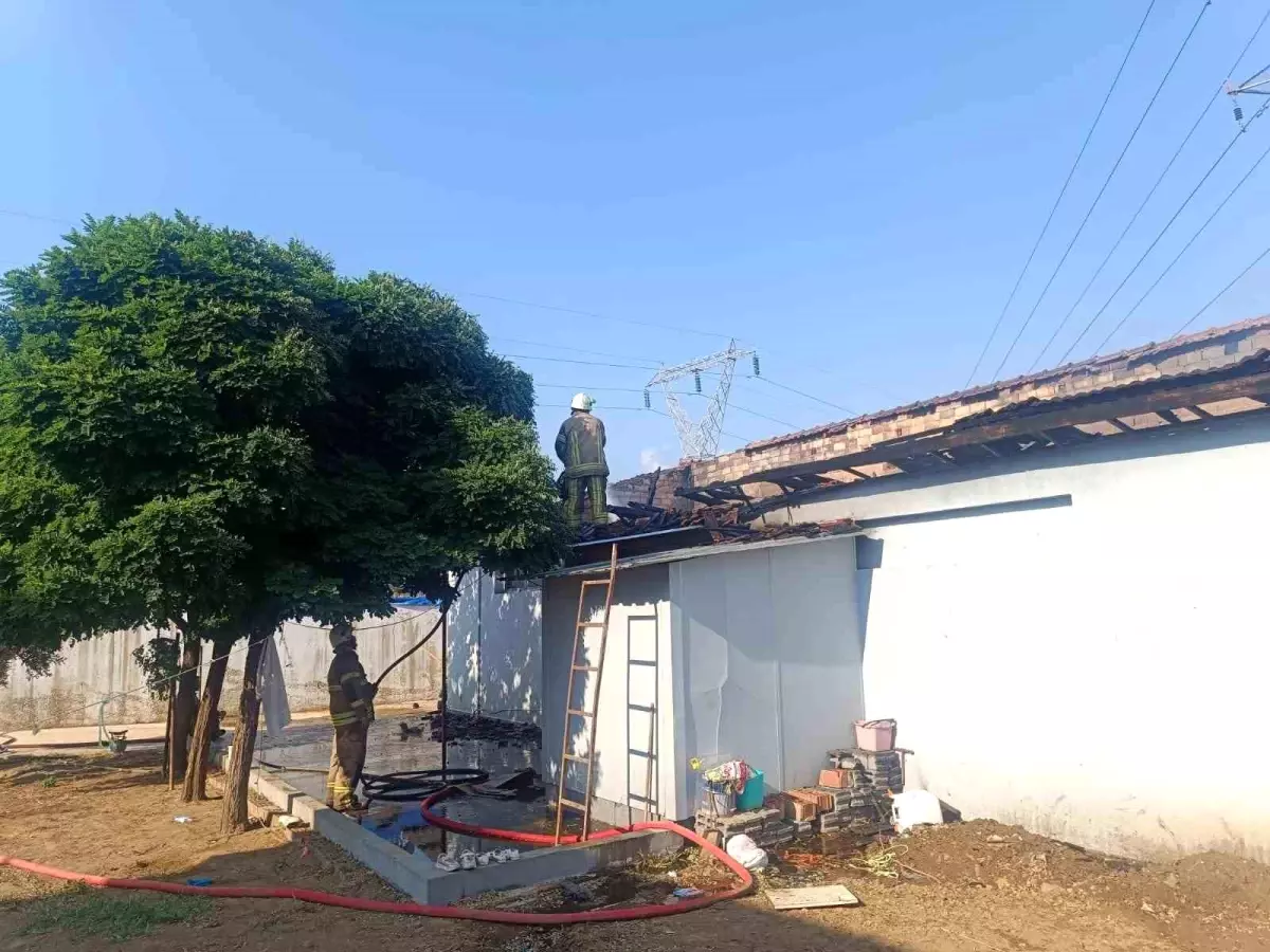 Ödemiş\'te Yangın: 1 Yaşındaki Bebek Yaşam Mücadelesi Veriyor