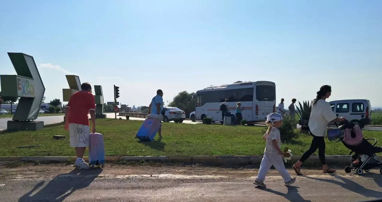 Serik\'te Zincirleme Kaza: 4 Yaralı