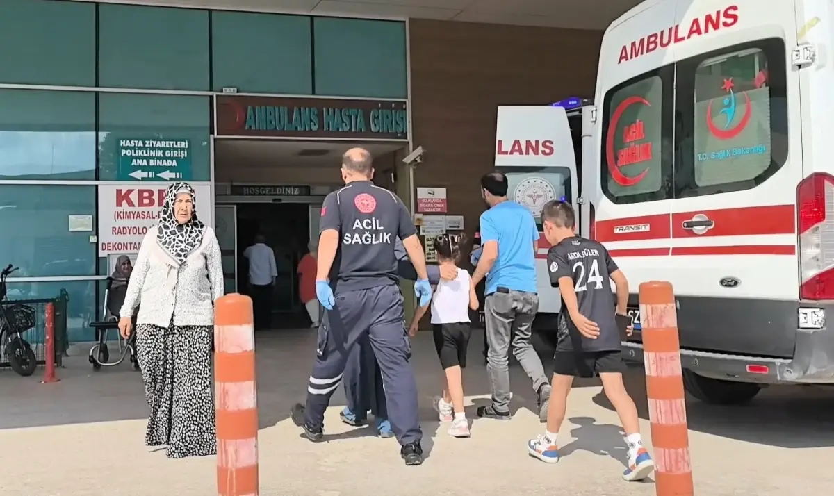 Kumbara Açmaya Çalışırken Yaralandı