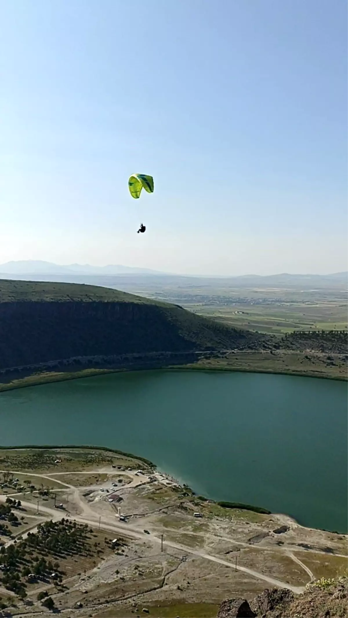 Yamaç Paraşütü ile Narlıgöl\'ü Görüntüledi