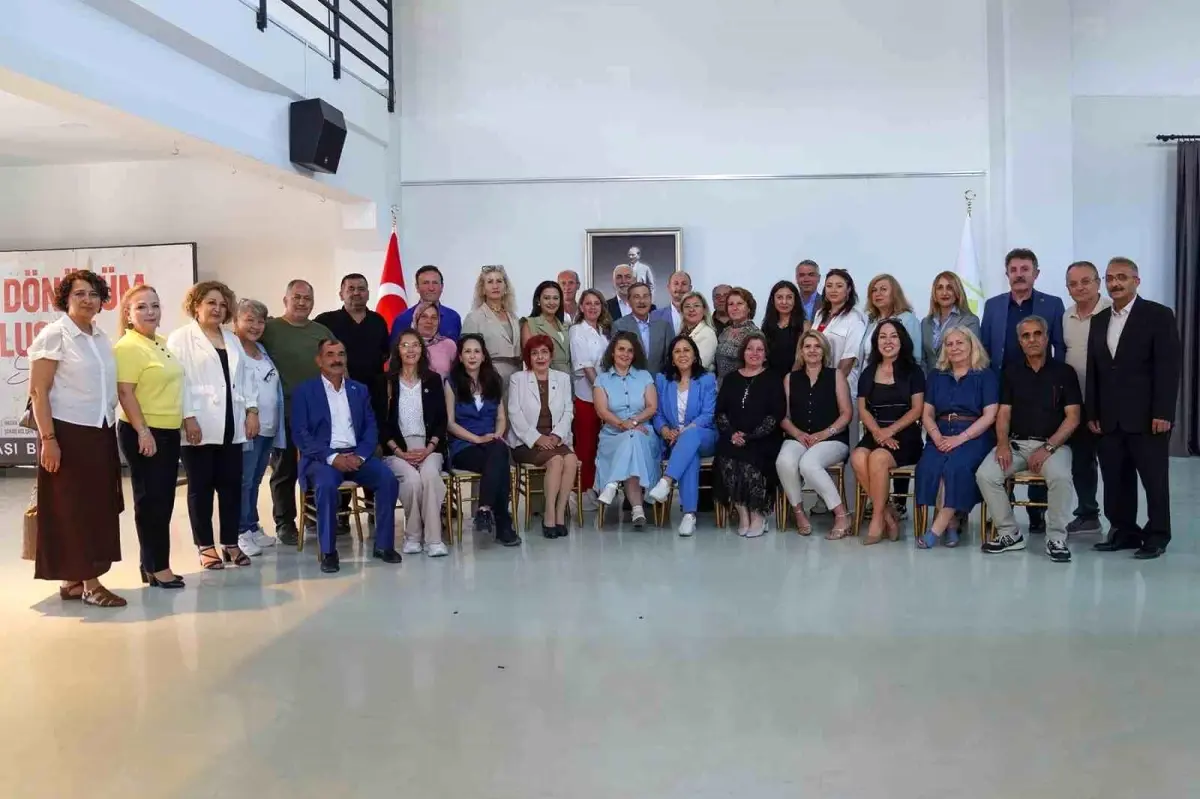 Tepebaşı Belediye Başkanı Ataç, Muhtarlarla Buluştu
