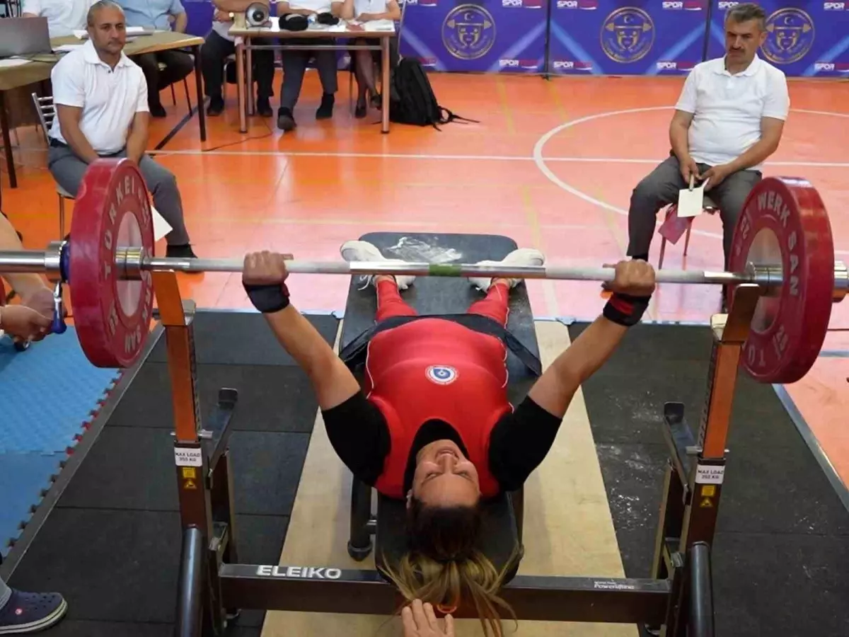 Bedensel engelli sporcular, Türkiye Şampiyonası\'nda güçlerini gösterdi
