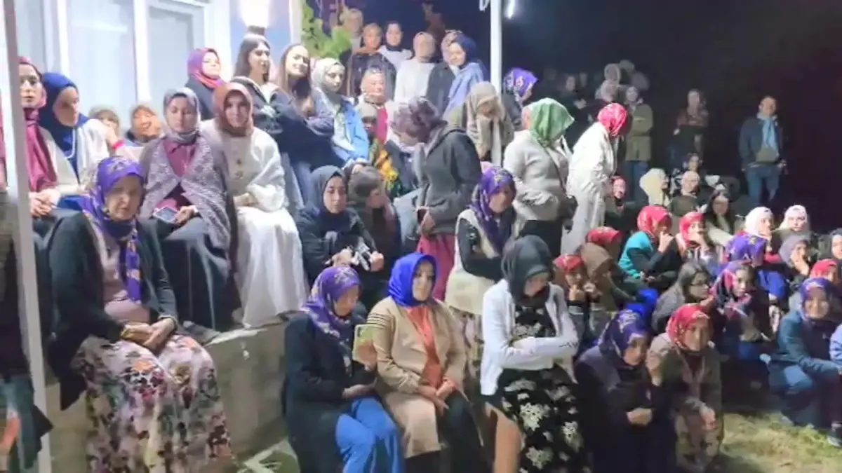 Keles\'te Geleneksel Düğün Coşkusu