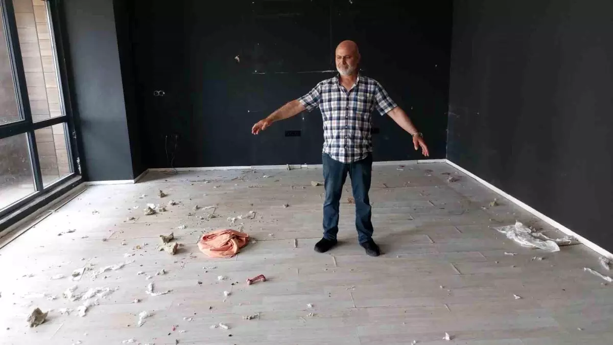 Gurbetçinin Kiralık Bürosu Harabe Oldu