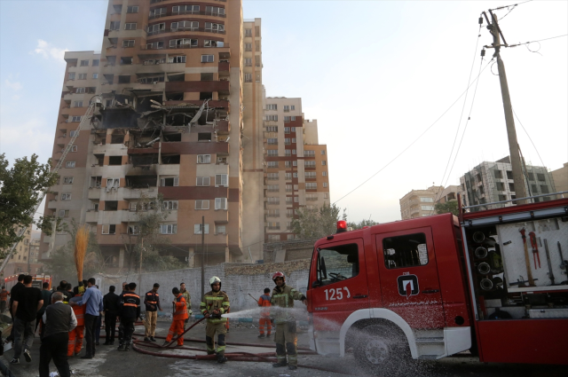 İran'dan İsrail'e misilleme! 100'den fazla kamikaze İHA fırlatıldı İran'dan İsrail'e misilleme! 100'den fazla kamikaze İHA fırlatıldı