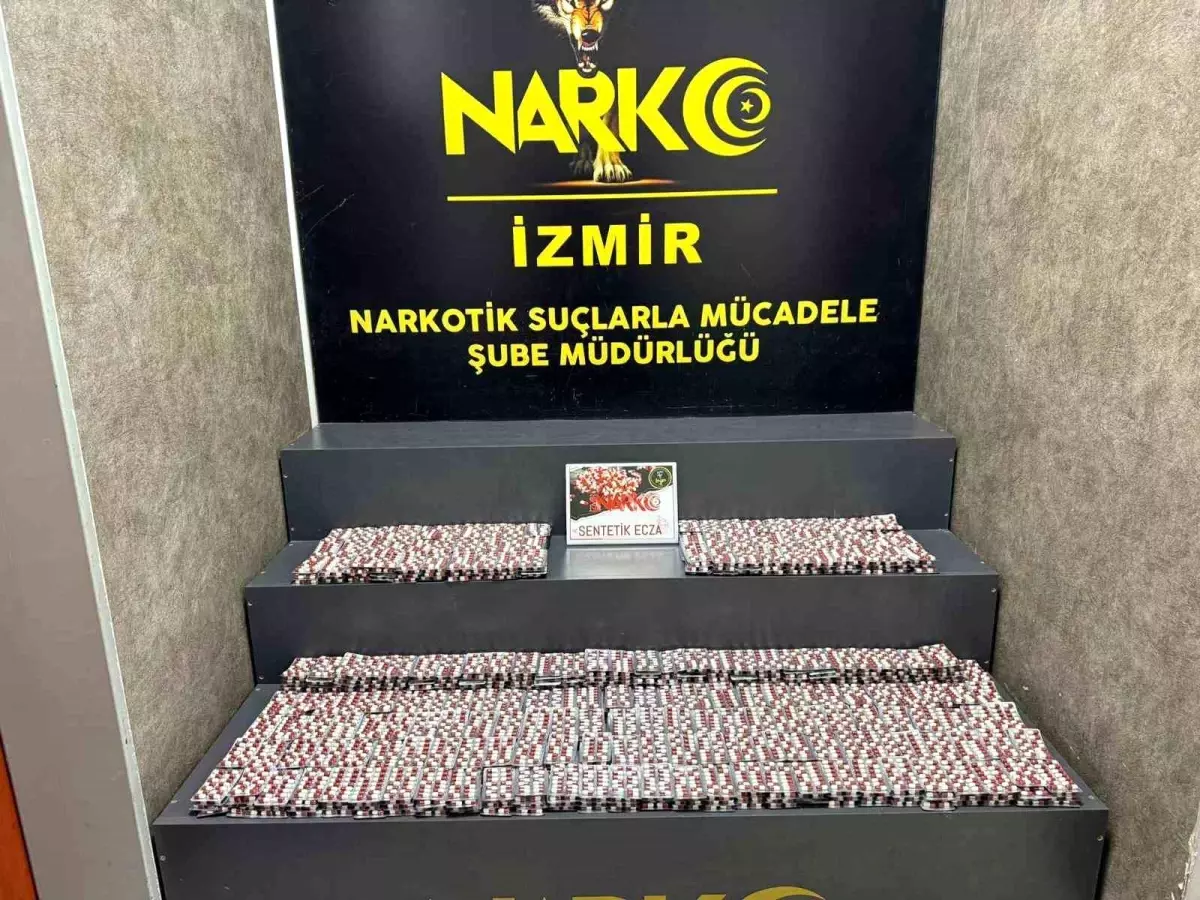 İzmir\'de Uyuşturucu Operasyonu: 79 Bin Ecza Ele Geçirildi
