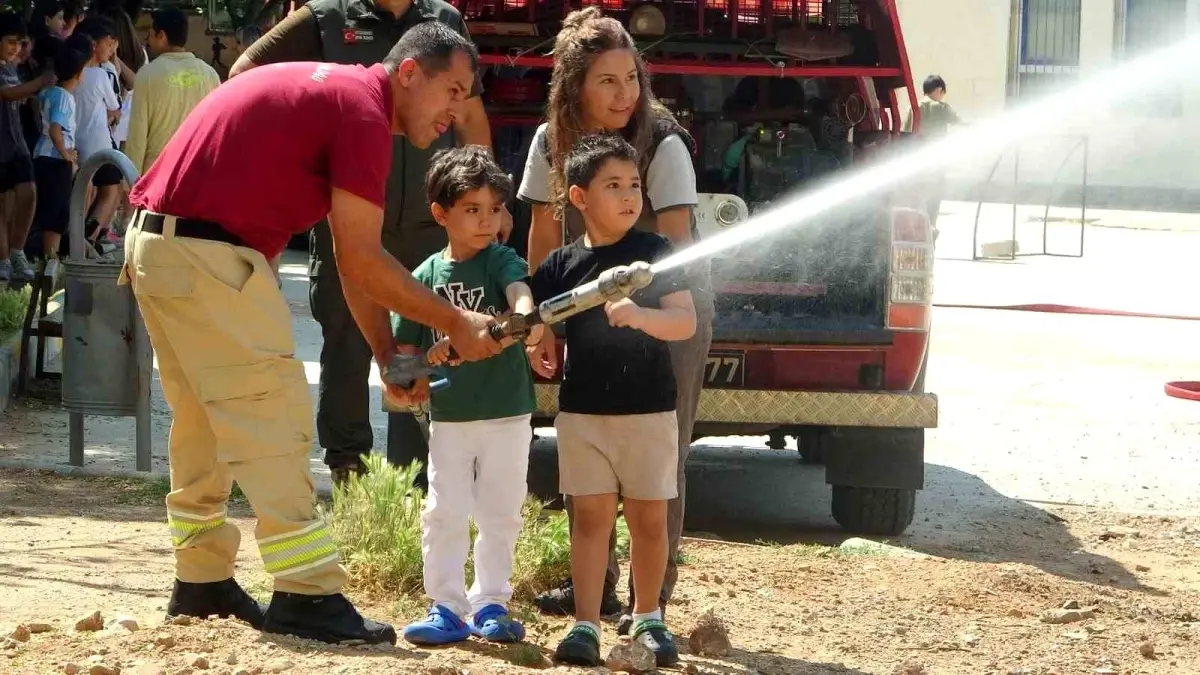Muğla\'da öğrencilere orman yangınları konusunda eş zamanlı farkındalık eğitimi verildi