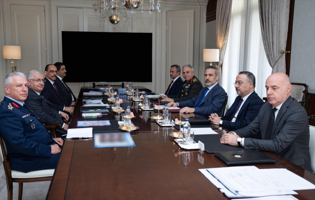 Türkiye'nin Güvenlik Zirvesi: Hakan Fidan ve Askeri Yetkililer Bir Araya Geldi