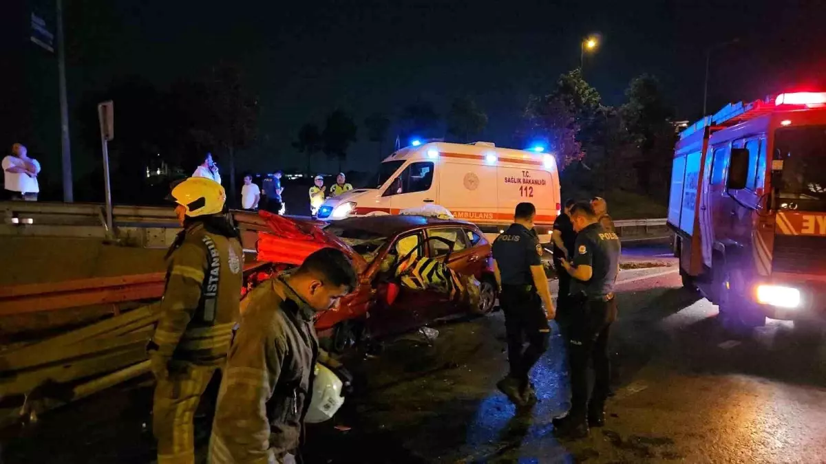 Bayrampaşa\'da Kaza: Sürücü Şansla Kurtuldu