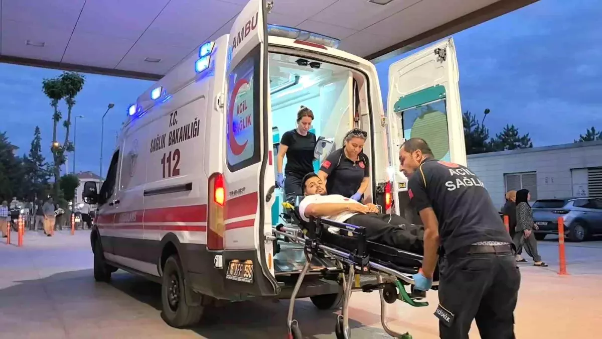 İnegöl\'de Bıçaklı Kavga: 1 Yaralı