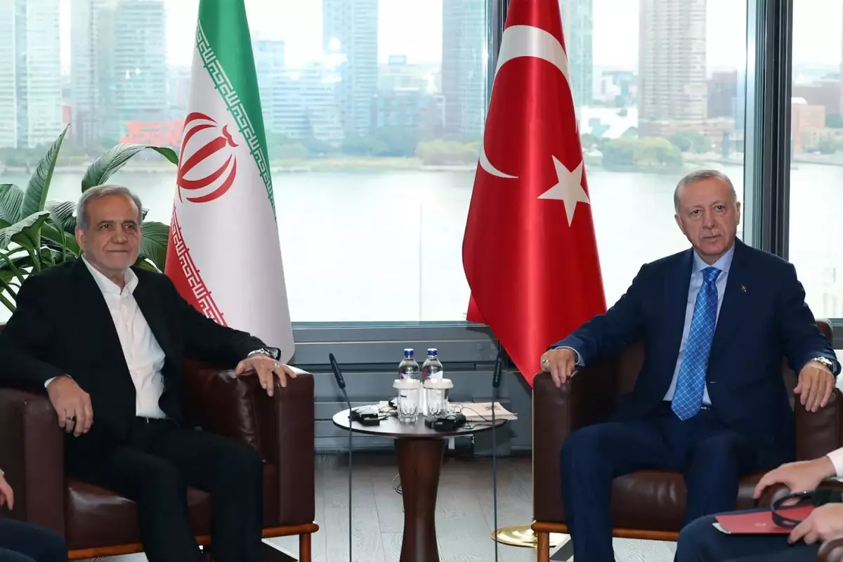 Cumhurbaşkanı Erdoğan\'dan kritik temas! İran Cumhurbaşkanı ile görüştü