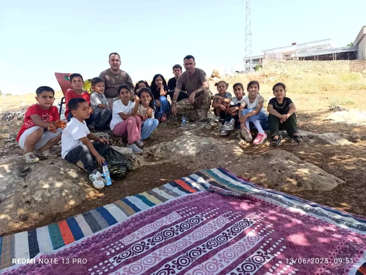 Dicle\'de Jandarma\'nın Kutlaması