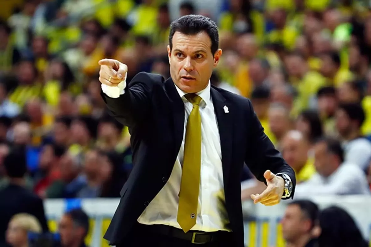 İran\'ın hava saldırısında eski Fenerbahçeli Itoudis\'in de evi vuruldu