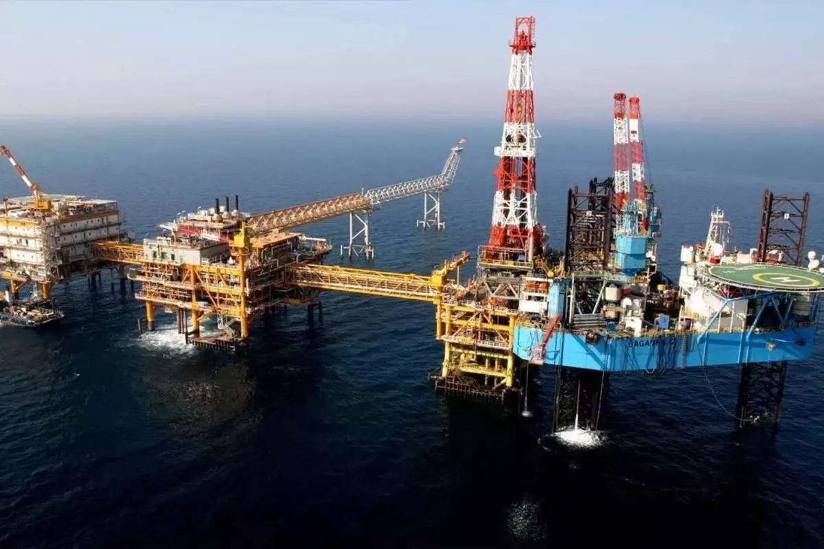 İsrail, İran\'ın en büyük doğalgaz sahası Güney Pars\'a saldırı düzenledi