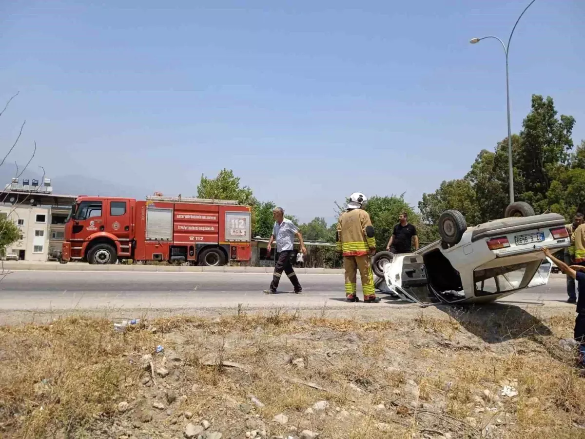 Hatay\'da Takla Atan Araçta 2 Yaralı