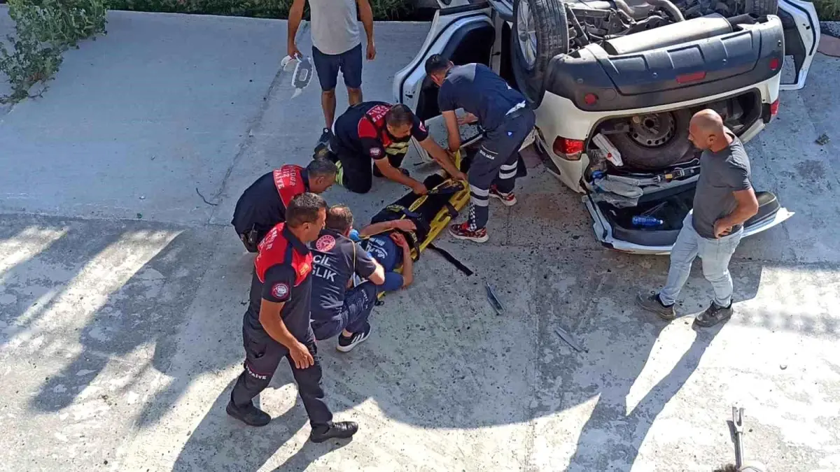 Burdur\'da Kaza: Anne ve Oğlu Kurtarıldı