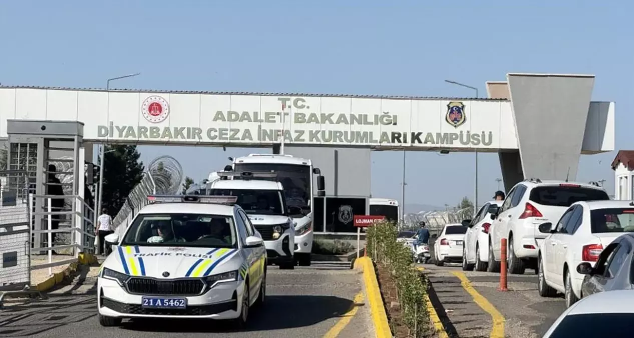 Diyarbakır\'da Cinayet Davasında 12 Sanığa Ceza