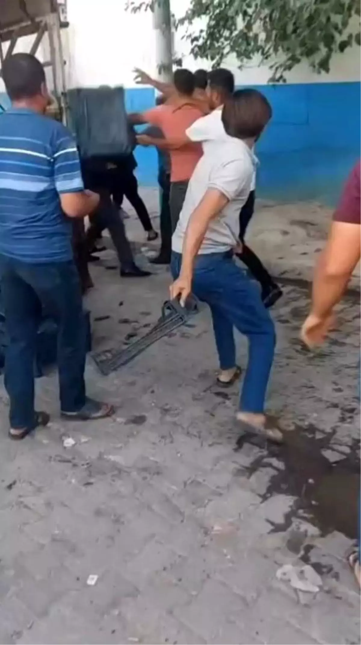 Akçakale Pazarında Kavga: 5 Yaralı