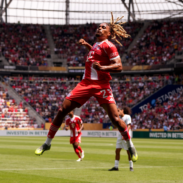 Bayern Münih Auckland'a acımadı! Tam bir deste gol