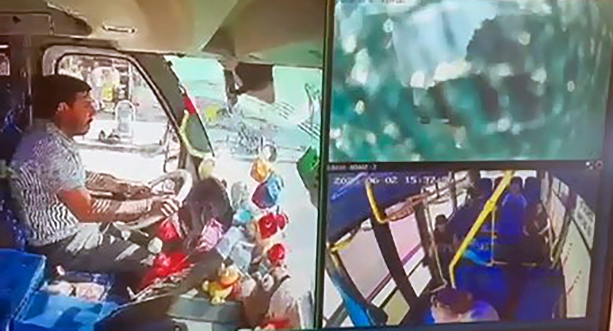Minibüs Çarpan Yaşlı Adam Hayatını Kaybetti