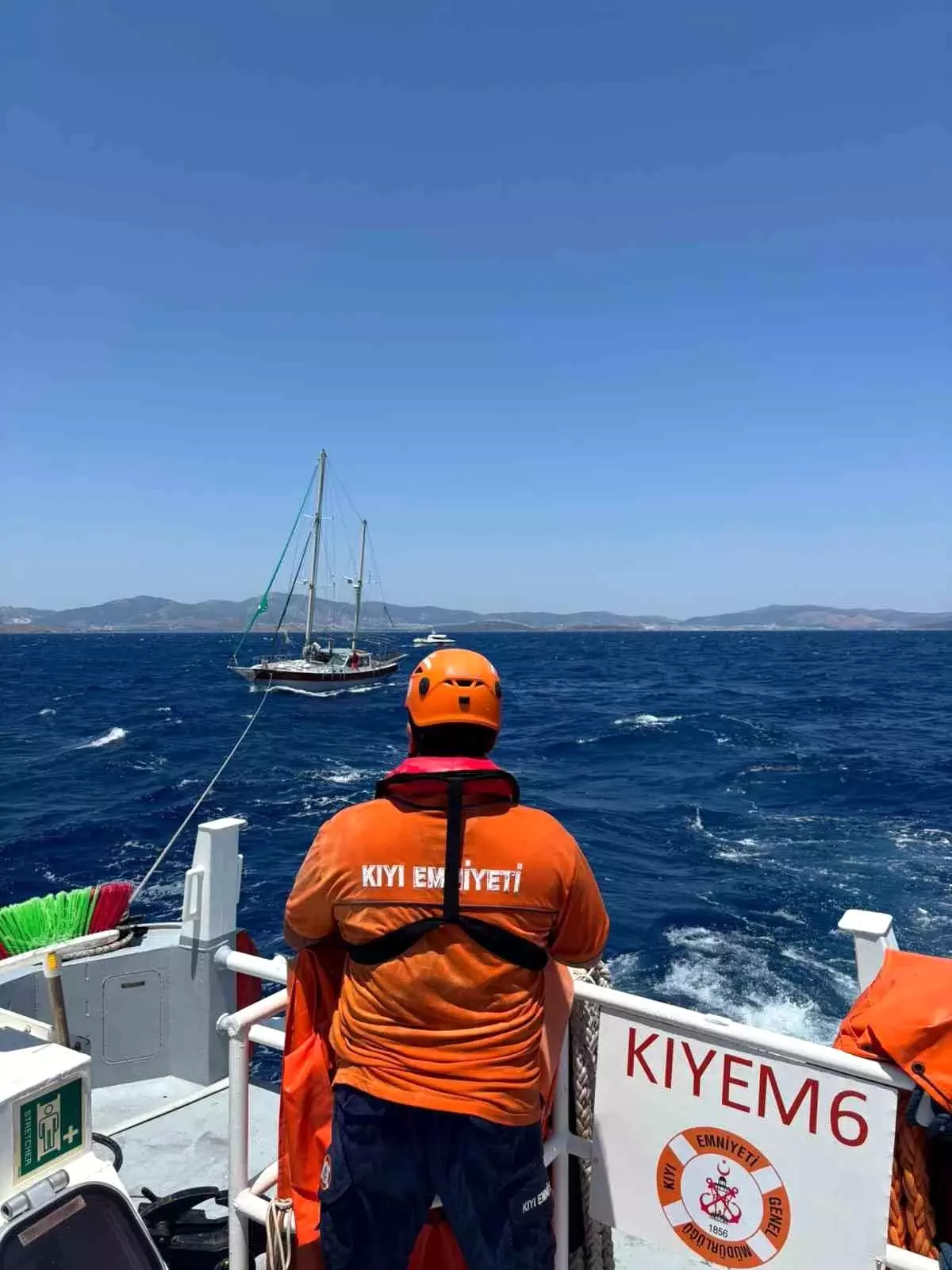 Bodrum\'da Sürüklenen Tekne Kurtarıldı