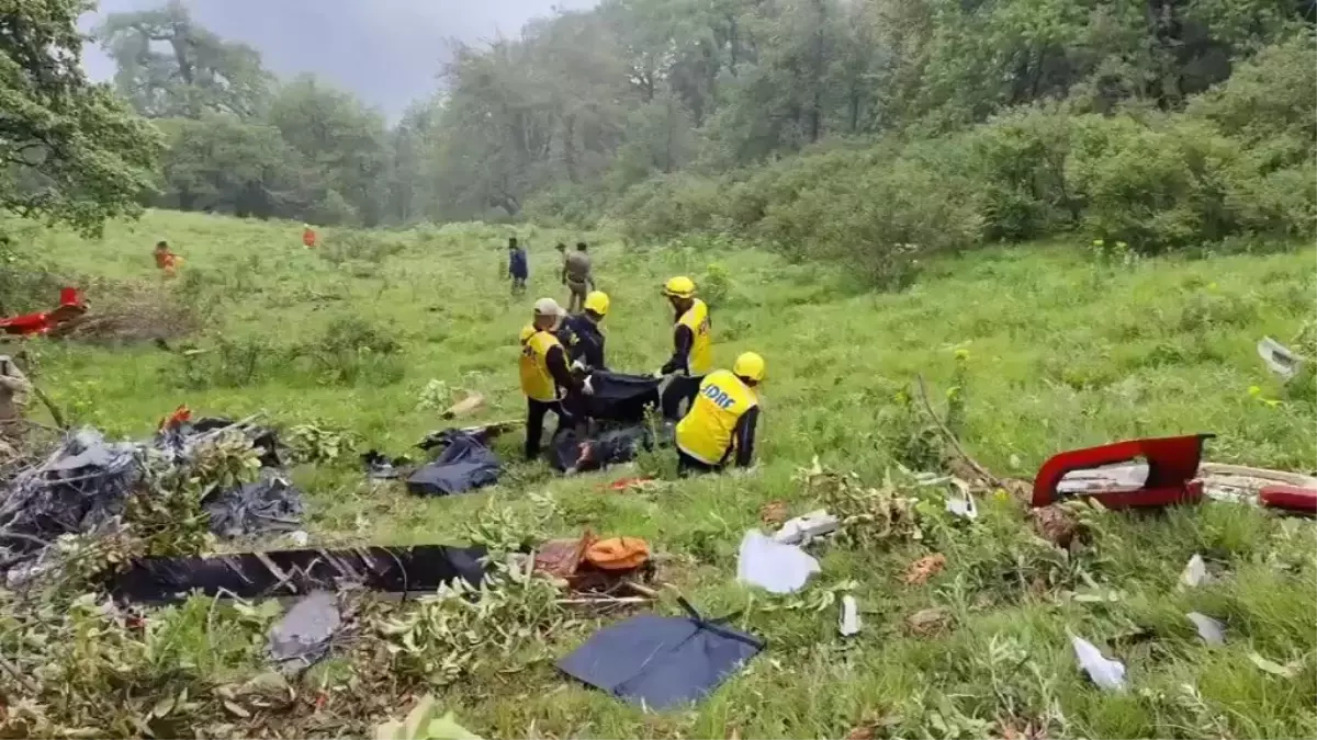 Uttarakhand\'da Helikopter Kazası: 7 Ölü