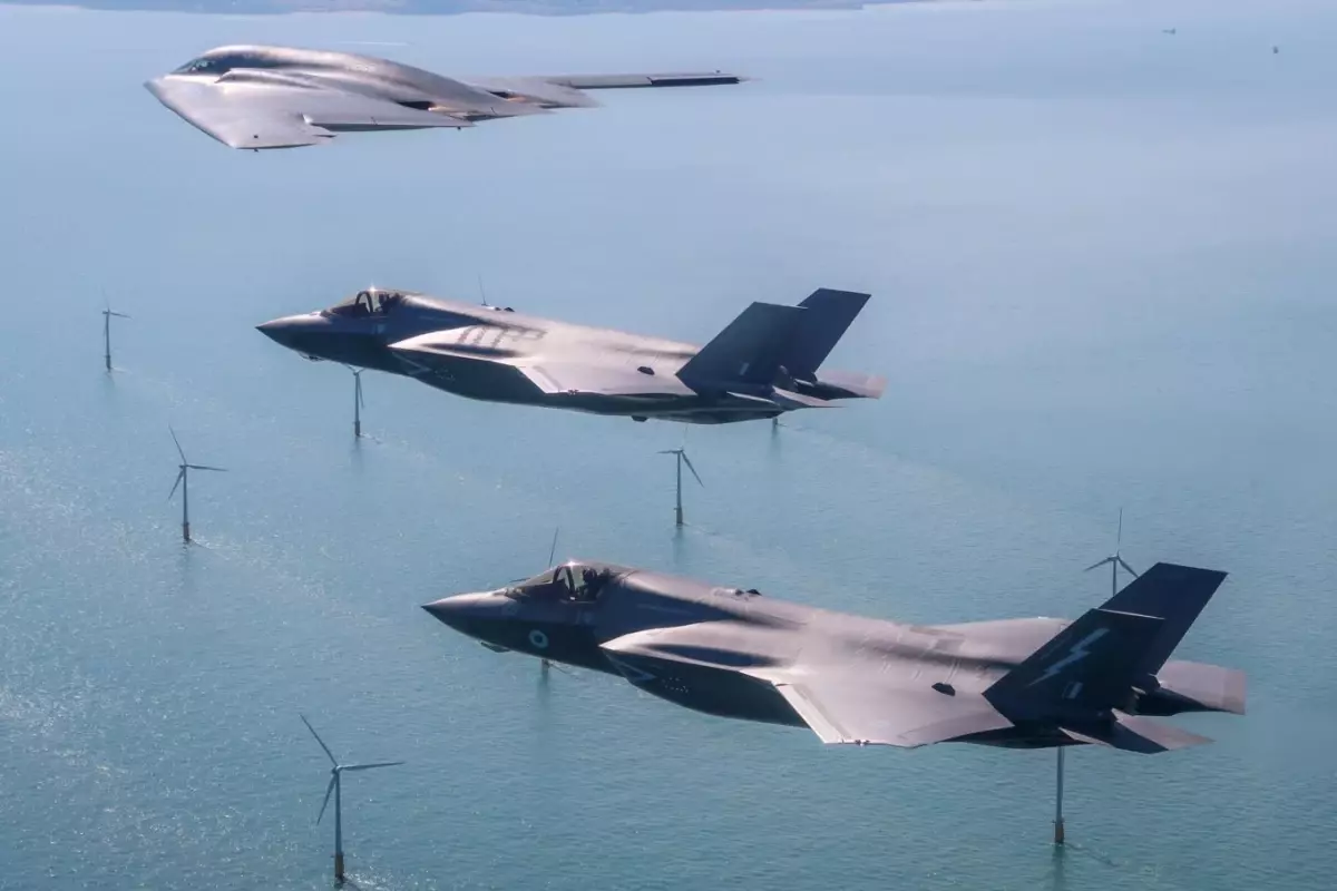 F-35 Savaş Uçağı Hindistan\'a Acil İniş Yaptı
