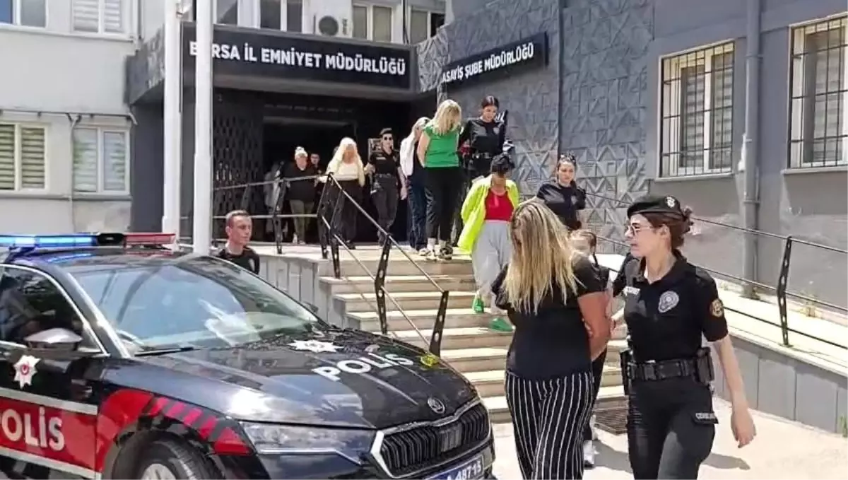 Bursa\'da Fuhuş Operasyonu: 15 Gözaltı, 34 Kadın Kurtarıldı