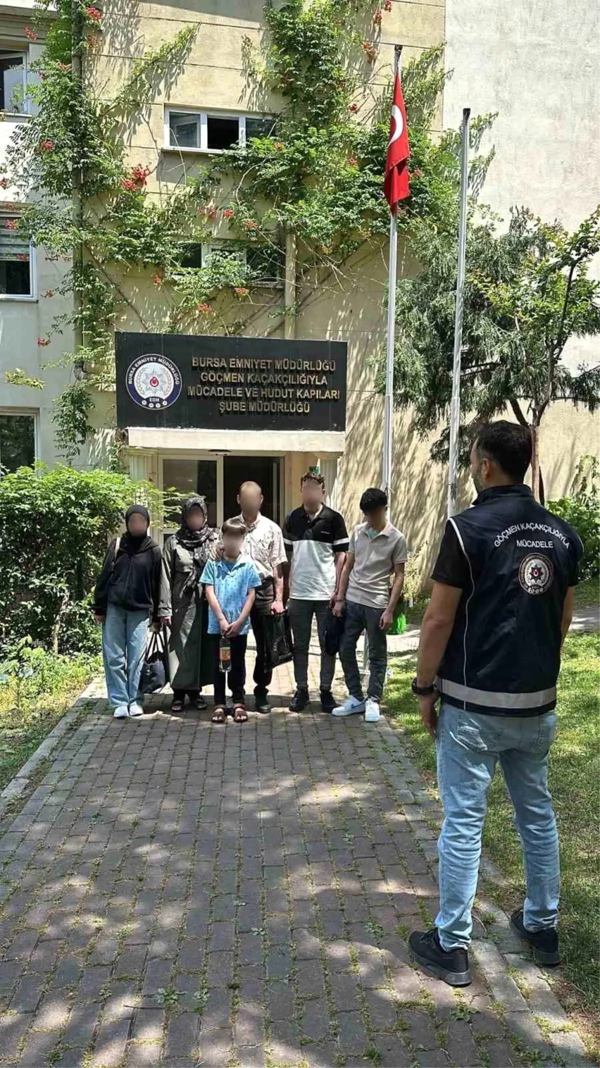 Bursa\'da Göçmen Kaçakçılığı Operasyonu