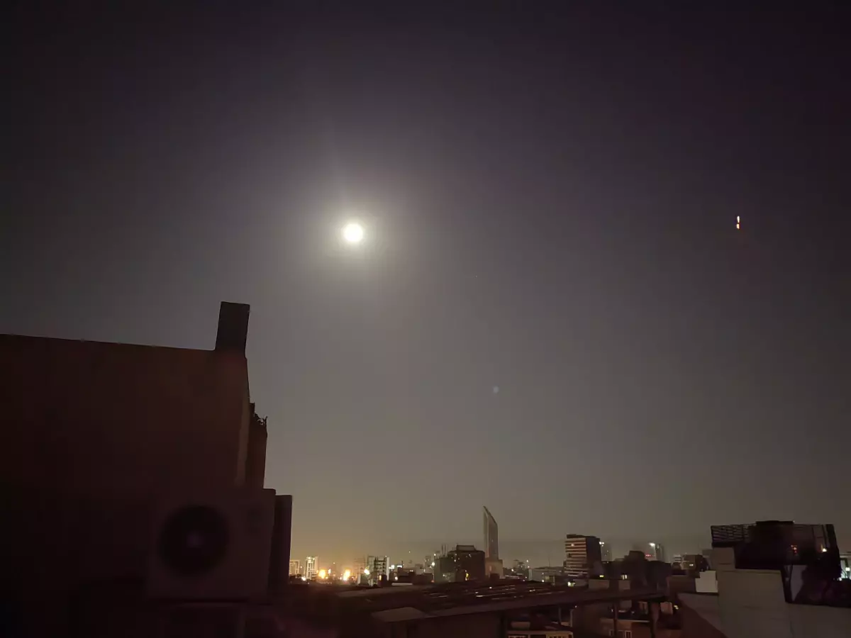 İran\'dan İsrail\'e 370 Balistik Füze Atışı