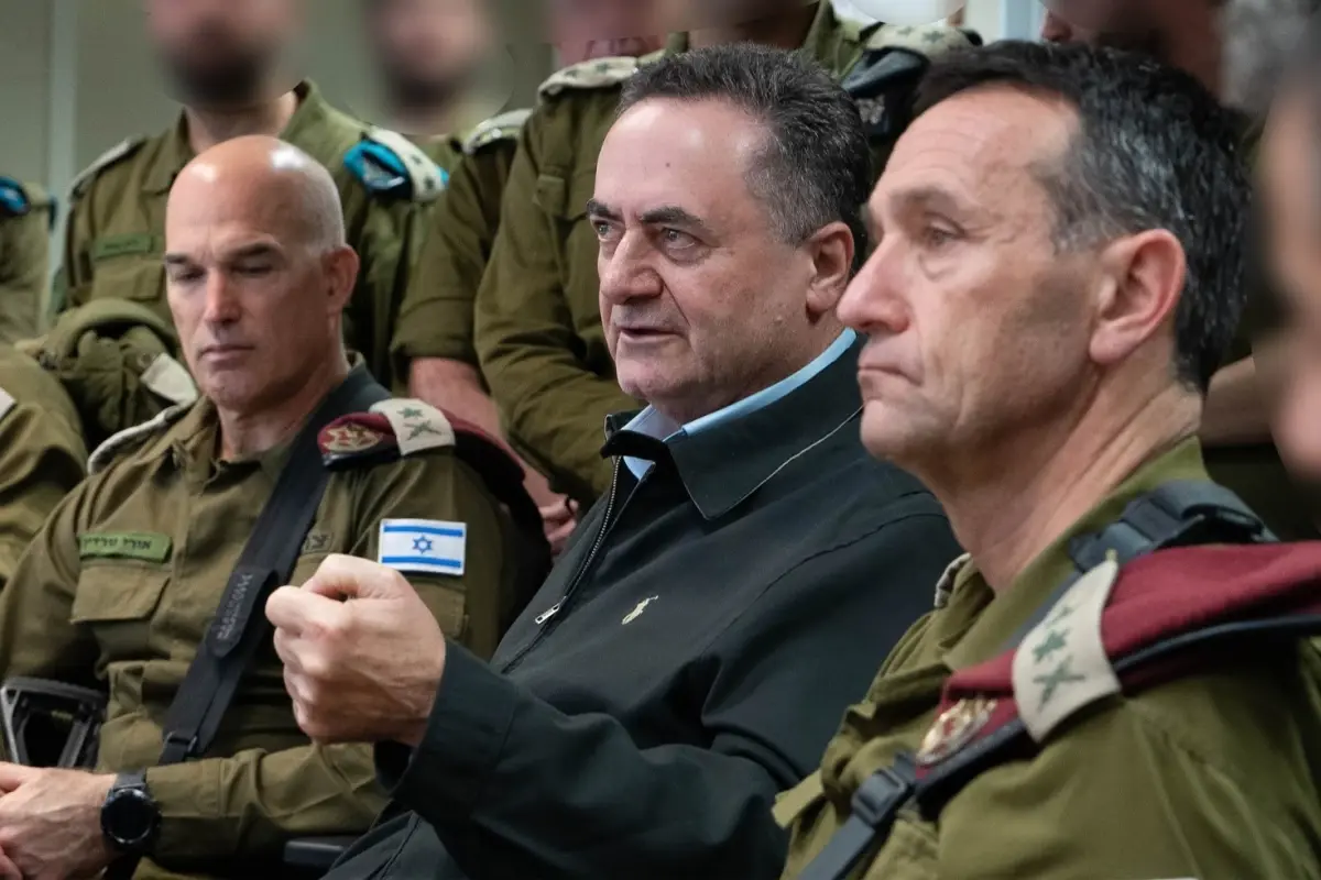 İsrail Savunma Bakanı Katz: Tahran halkı bunun bedelini ödeyecek