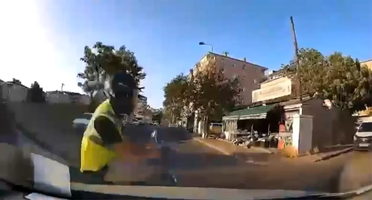 Kartal\'da Otomobil-Motosiklet Kazası