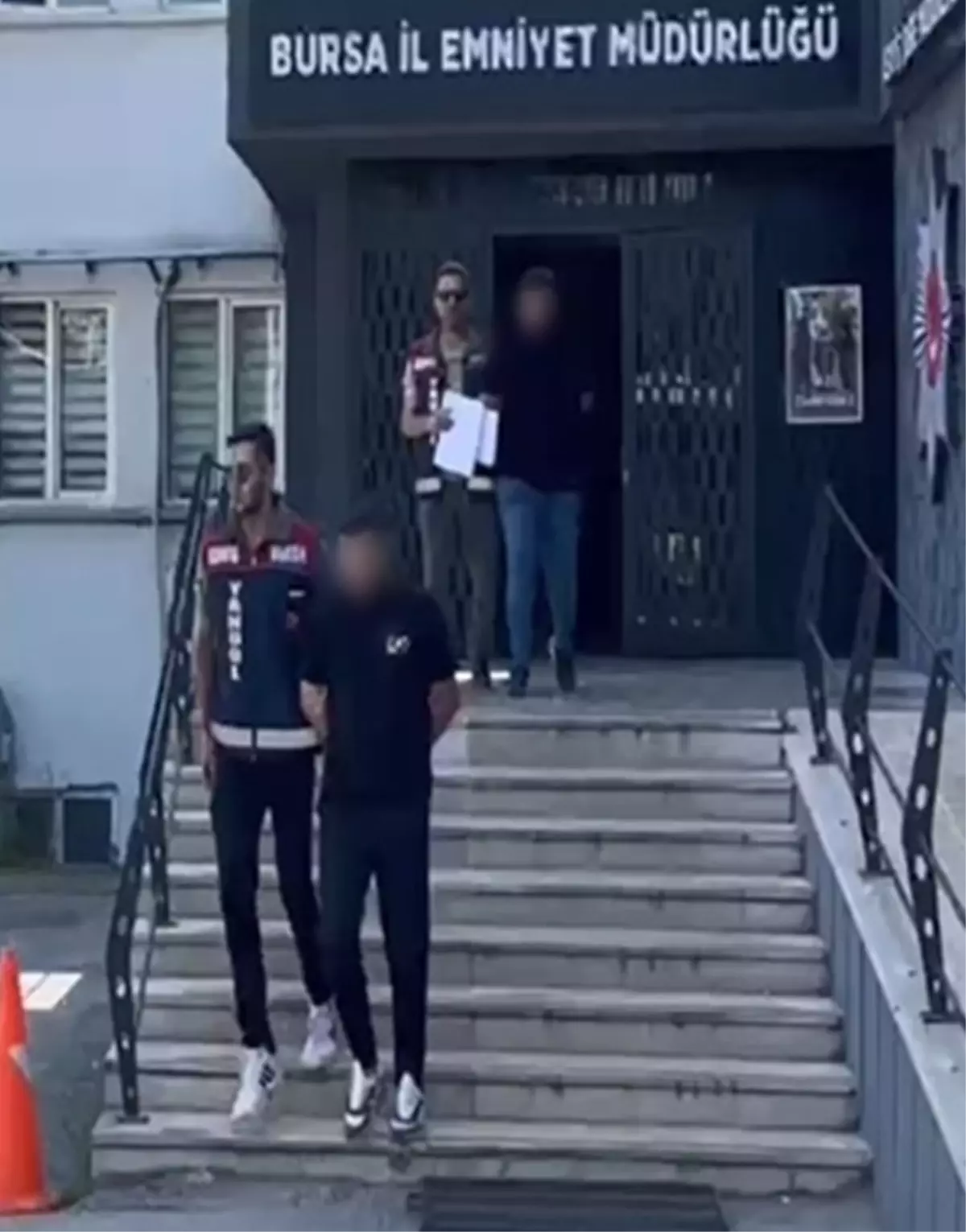 Bursa\'da Buzdolabı Dolandırıcıları Yakalandı