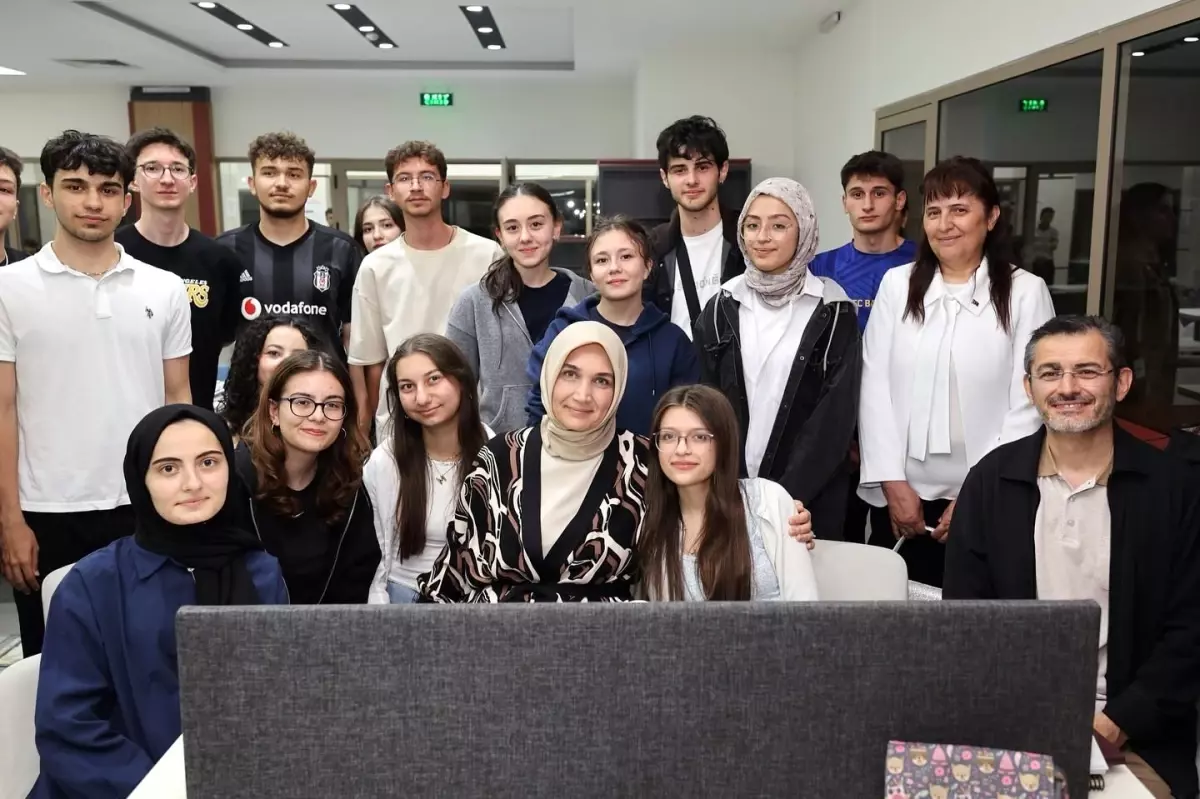 Vali Yiğitbaşı\'ndan Kütüphane Ziyareti