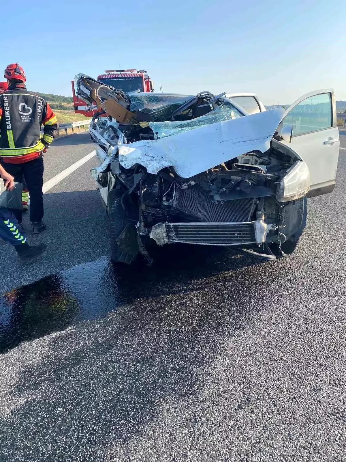 Balıkesir'de Ölü ve Yaralılar: Trafik Kazası Sonucu 2 Kişi Hayatını Kaybetti, 2 Kişi Yaralandı.