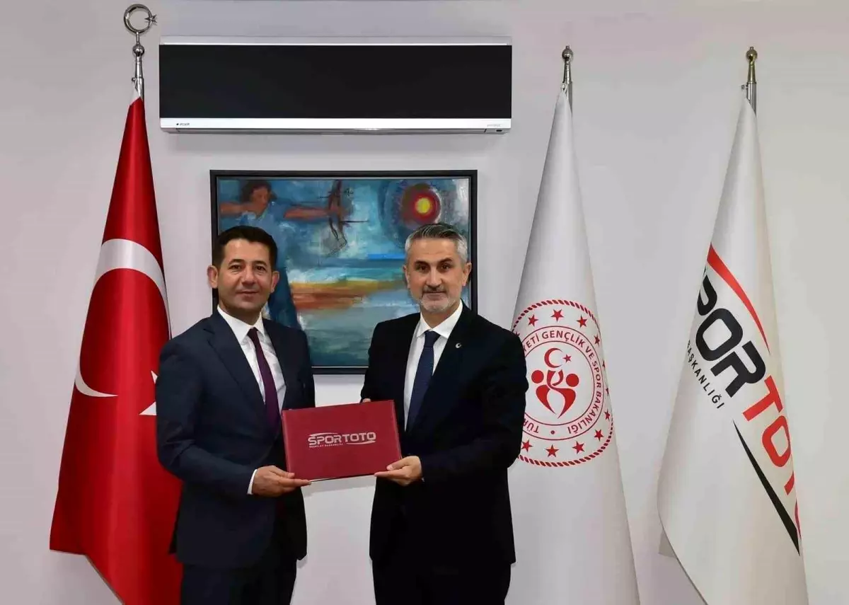 Adana Feke\'ye Yeni Spor Tesisleri Kazandırılıyor