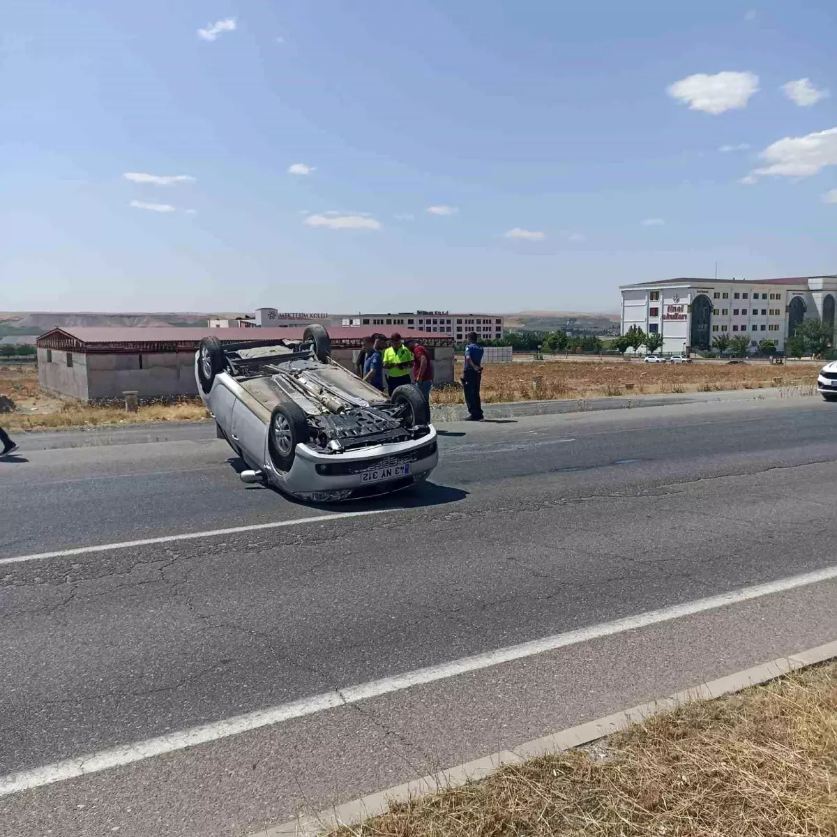 Batman\'da Takla Atan Araçta Bir Yaralı