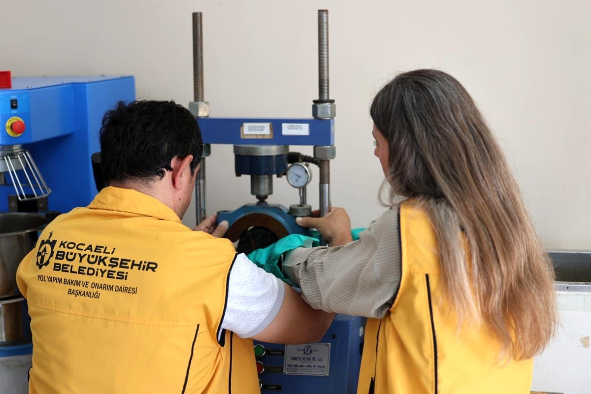 Kocaeli\'de İleri Teknolojiyle Donatılmış Yeni Laboratuvar Açıldı