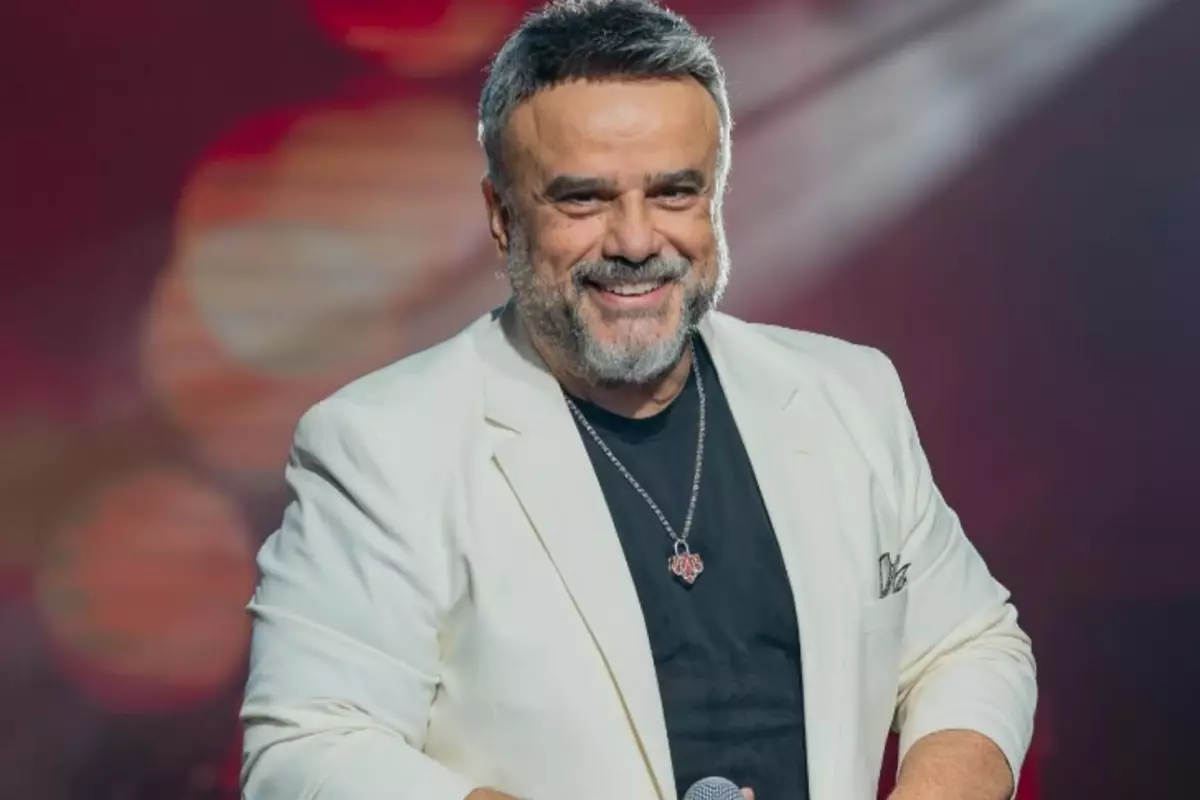 Bülent Serttaş\'ın gözlerden uzak büyüttüğü kızı, üniversiteden mezun oldu