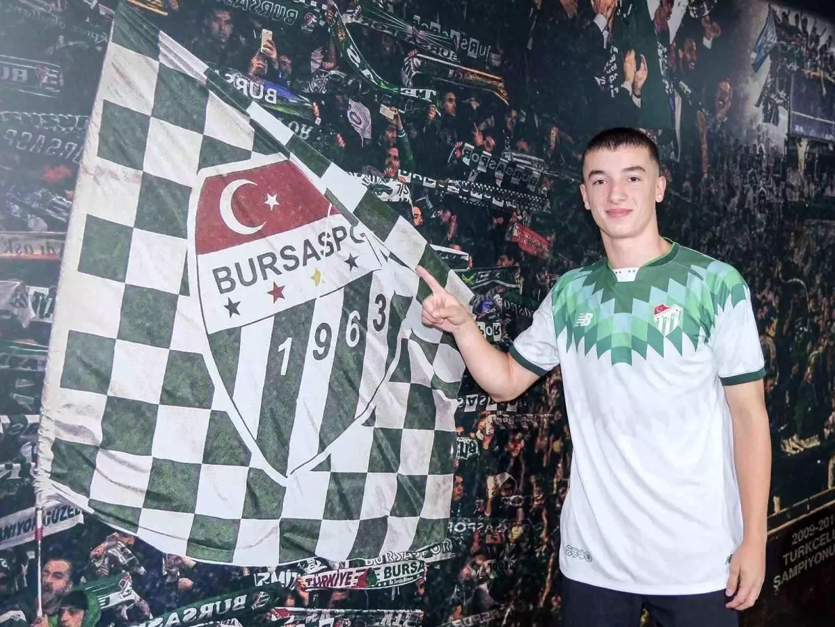 Bursaspor İki Gençle Sözleşme Yeniledi