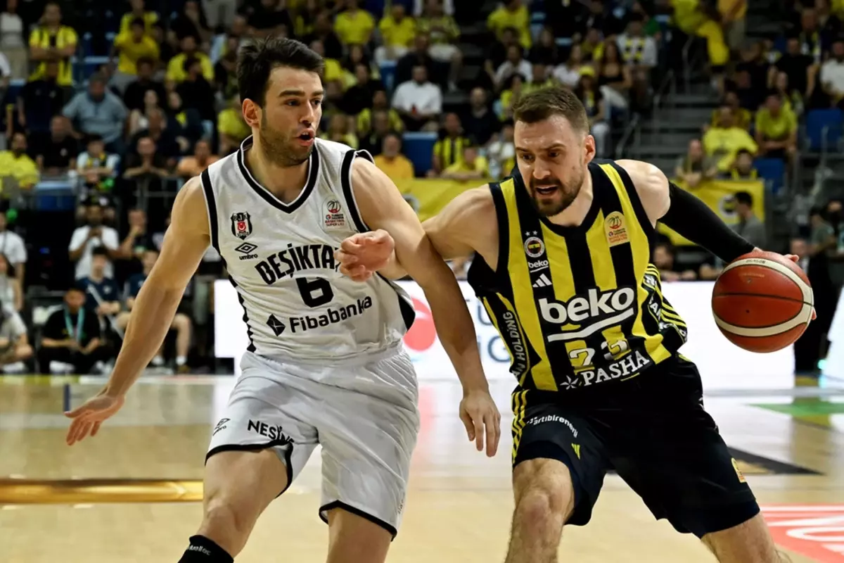 Fenerbahçe Beko, Beşiktaş Fibabanka\'yı serinin ilk maçında 18 sayı farkla devirdi