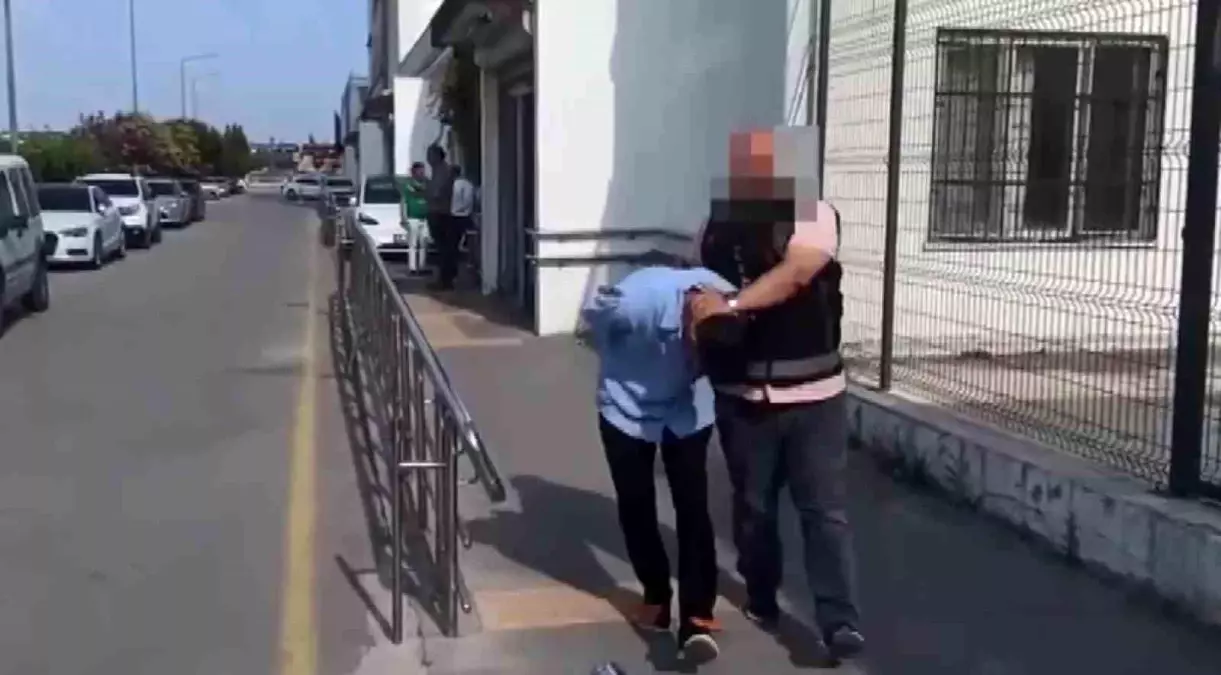 Adana\'da 12 Torbacı Yakalandı