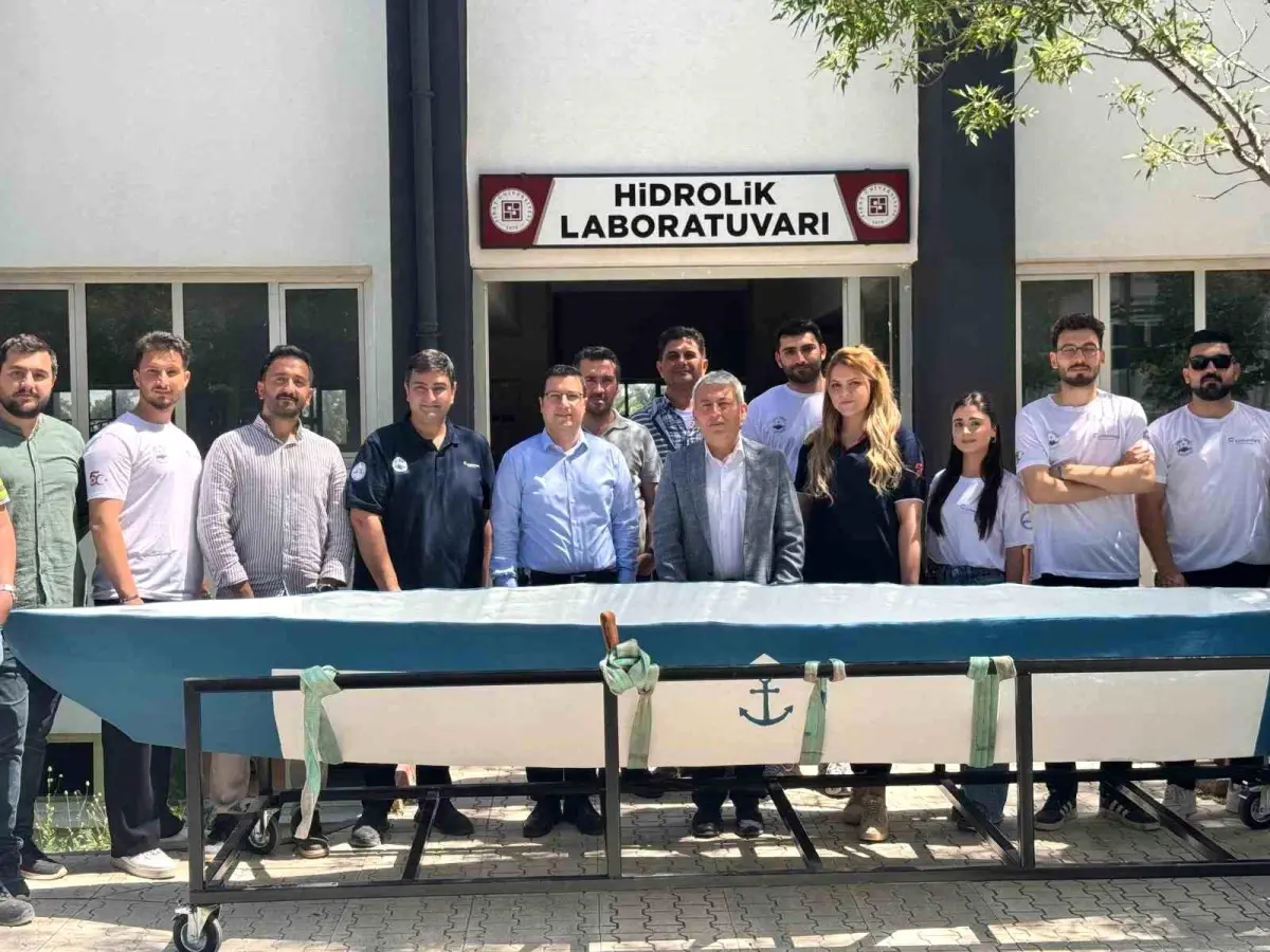 Fırat Üniversitesi\'nden Beton Kano Yarışmasında 4\'üncülük