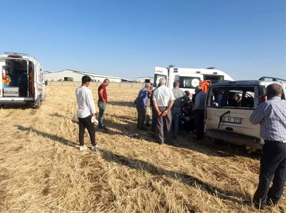 Adıyaman\'da Takla Atan Araçta 2 Yaralı