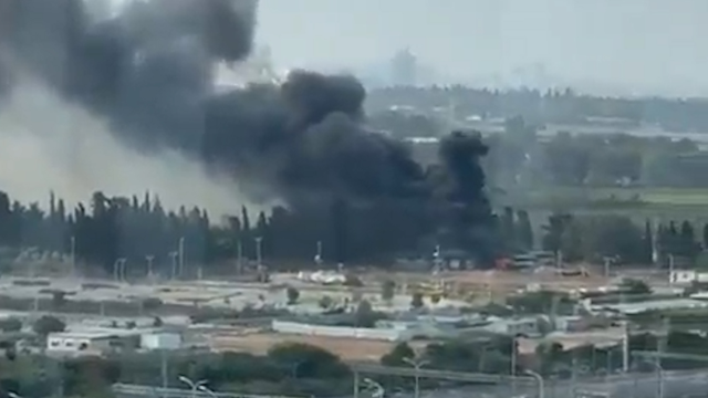 İran'dan İsrail'e yeni saldırı dalgası! Füzeler Tel Aviv'i vuruyor