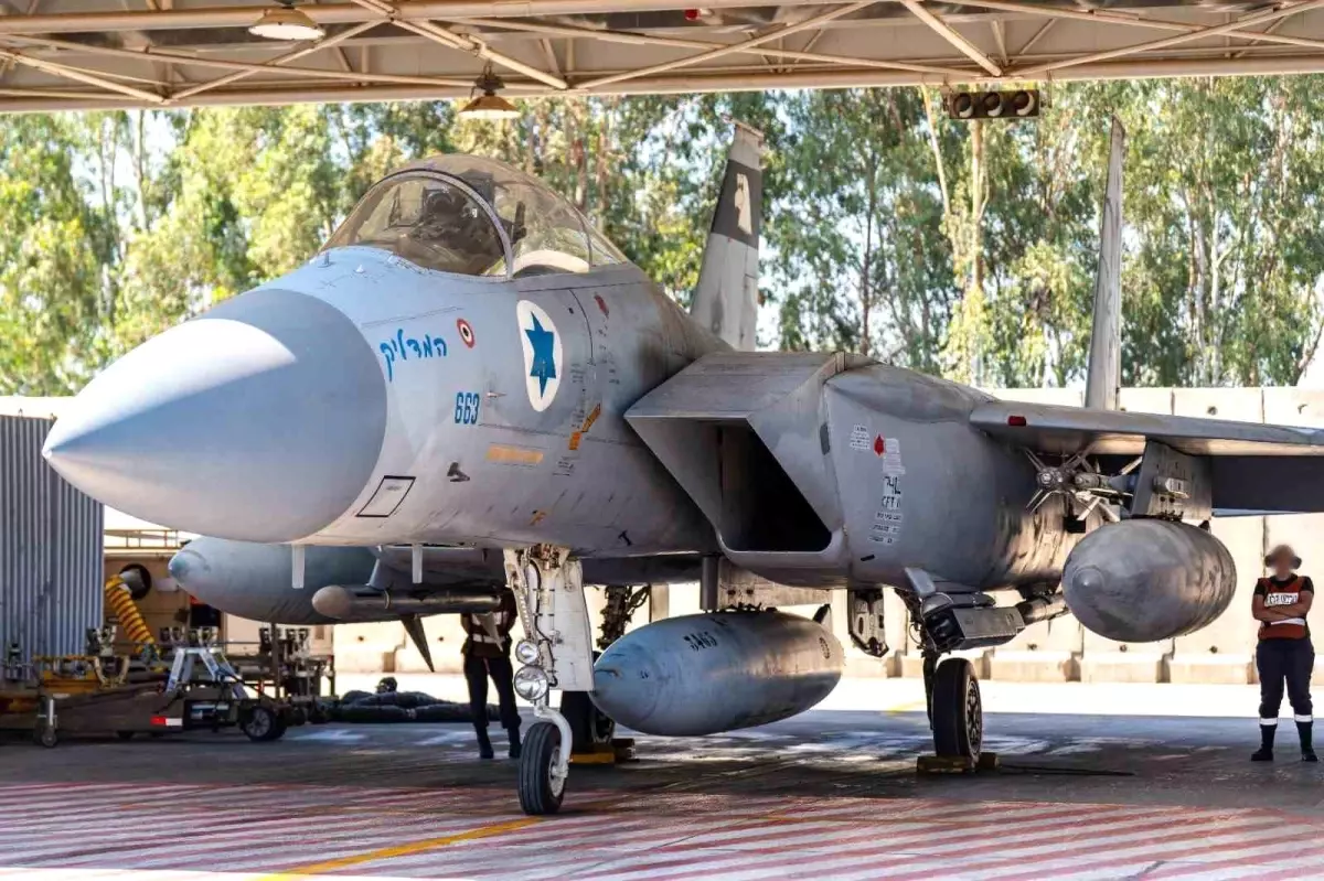 İsrail Hava Kuvvetleri İran\'ı Vurdu