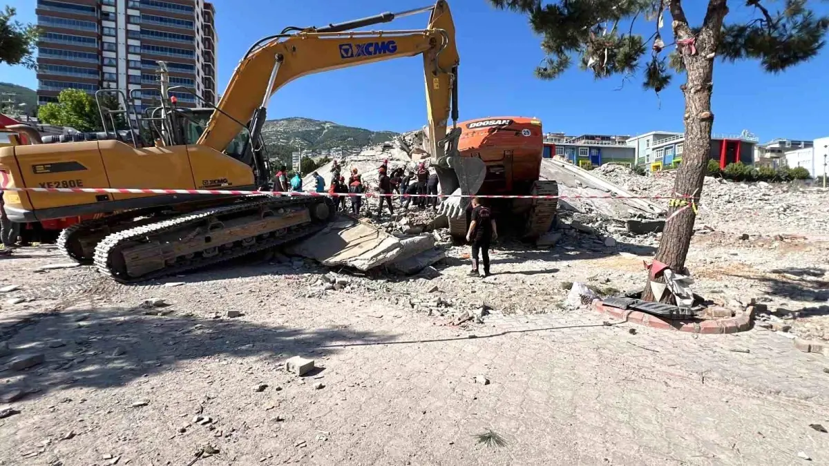 Kahramanmaraş\'ta Yıkım Kontrolden Çıktı